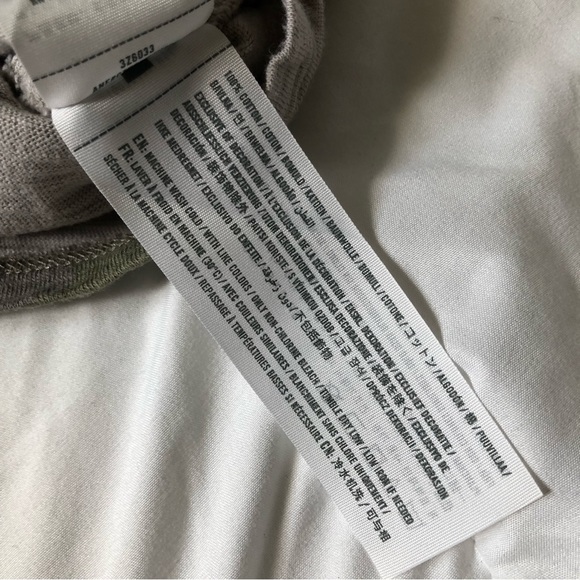 Hollister - Must Have Collection: Camo Cropped Long Sleeve Shirt - Picture 6 of 6